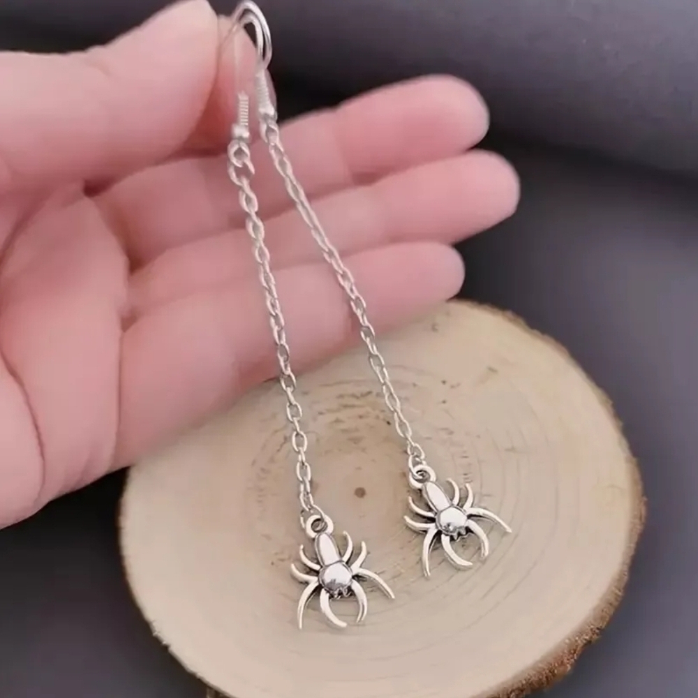 Silver Chain Link Spider Dangle Earrings